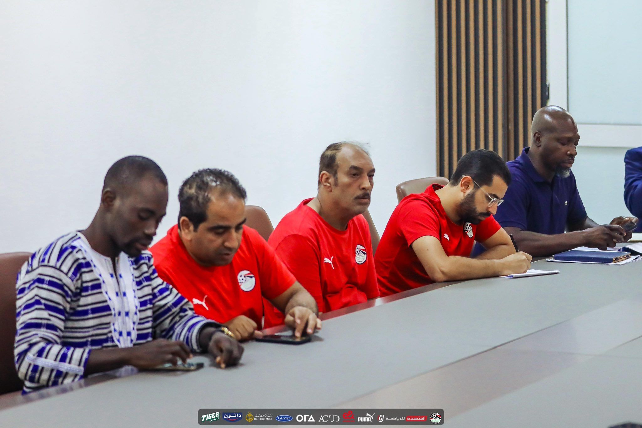 رسمياً.. منتخب مصر يرتدي زيه التقليدي أمام بوركينا فاسو - الخليج الان