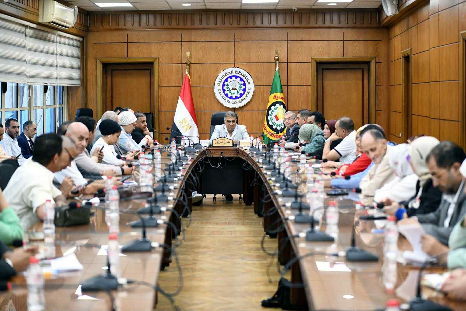 محافظ الدقهلية في لقاءه الدوري مع الصحفيين: نعمل بروح الفريق لخدمة المواطن - الخليج الان