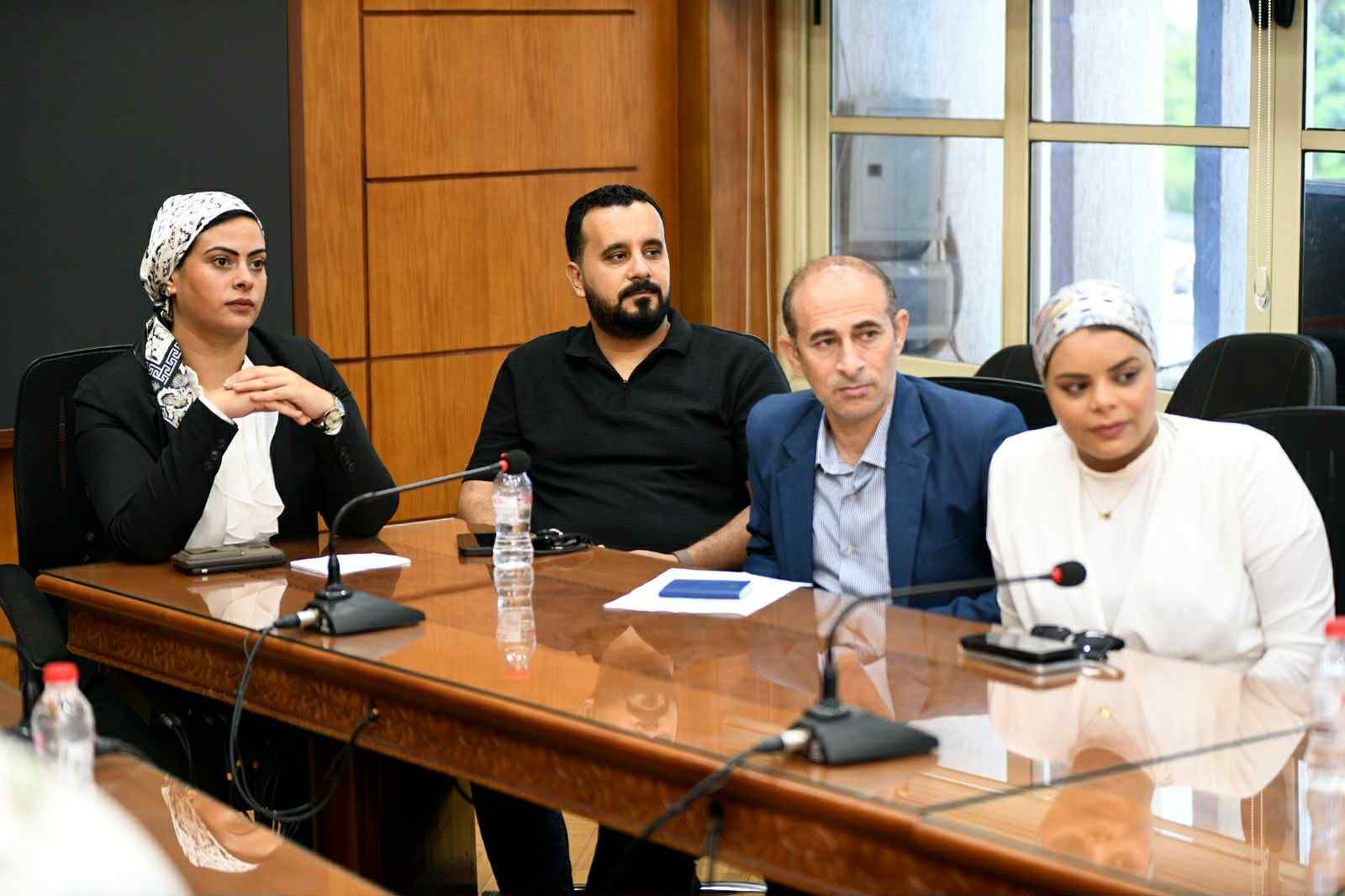 محافظ الدقهلية في لقاءه الدوري مع الصحفيين: نعمل بروح الفريق لخدمة المواطن - الخليج الان