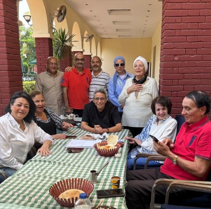 بعد غياب.. ظهور نادر للفنانة سميرة أحمد مع الإعلامي محمود سعد - الخليج الان