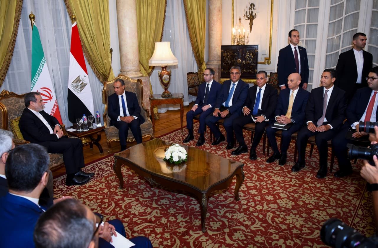 «مناقشة الملف النووي وأزمة غزة».. وزير الخارجية يستقبل نظيره الإيراني|صور - الخليج الان