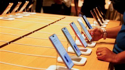 كاميرات أفقية وشريحة أحلام.. آيفون 17 "إير" يقلب موازين سوق الهواتف الذكية - الخليج الان