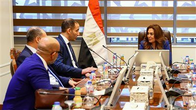 وزيرة التنمية المحلية تبحث مع "Edge Conn" تعزيز التعاون في التحول الرقمي - الخليج الان