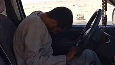 حبس سائق فقد الوعي بسبب تعاطيه مواد مخدره أثناء قيادة السيارة ميكروباص بطريق الفيوم الصحراوي 4 ايام - الخليج الان