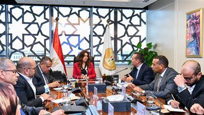 وزيرة التنمية المحلية تبحث مع محافظ جنوب سيناء ومدير " الهابيتات" مستجدات مشروع تطوير مدينة دهب - الخليج الان