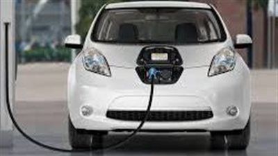 رئيس الشعبة: عدد السيارات الكهربائية التي تسير في مصر وصل إلى 13 ألف سيارة - الخليج الان