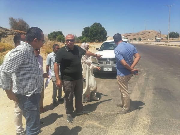 رئيس مدينة مرسى علم يتفقد محيط المدارس لتحديد مواقع المطبات الصناعية حفاظا على سلامة الطلاب - الخليج الان