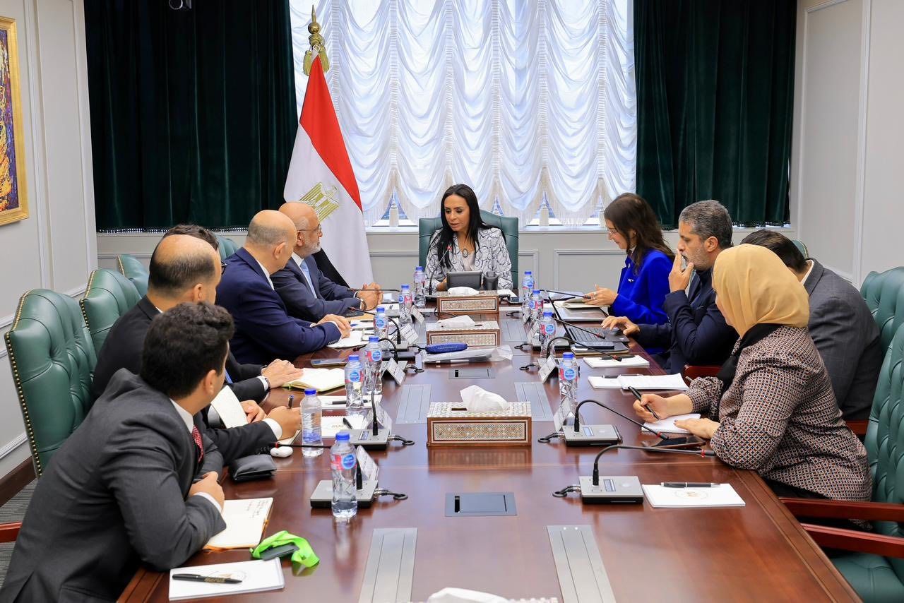 وزيرة التضامن تلتقي ممثل البنك الدولي لبحث تطوير دعم «تكافل وكرامة» - الخليج الان