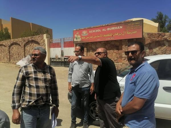 رئيس مدينة مرسى علم يتفقد محيط المدارس لتحديد مواقع المطبات الصناعية حفاظا على سلامة الطلاب - الخليج الان