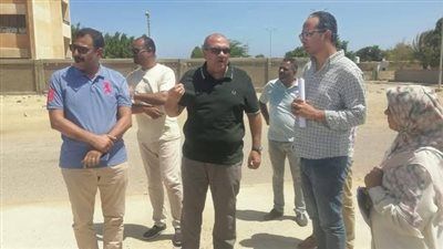 رئيس مدينة مرسى علم يتفقد محيط المدارس لتحديد مواقع المطبات الصناعية حفاظا على سلامة الطلاب - الخليج الان