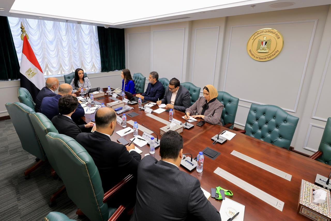 وزيرة التضامن تلتقي ممثل البنك الدولي لبحث تطوير دعم «تكافل وكرامة» - الخليج الان