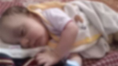 العثور على طفل عمره 10 أيام بجوار مسجد في بالفيوم - الخليج الان