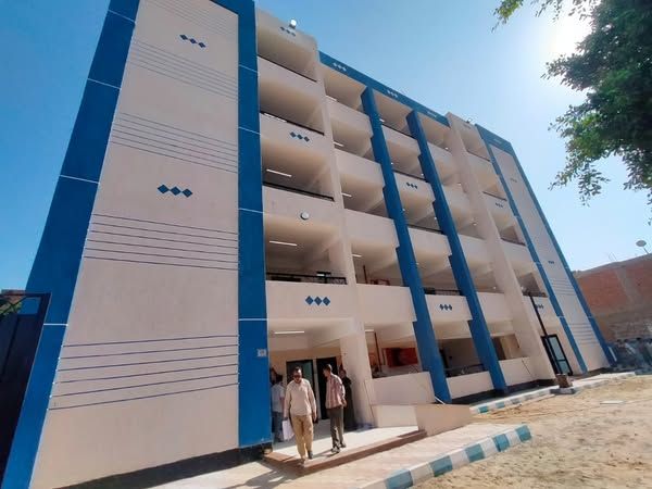 محافظ أسيوط: الانتهاء من إنشاء 22 مدرسة جديدة وصيانة 197 مدرسة أخرى استعدادًا للعام الدراسي الجديد - الخليج الان