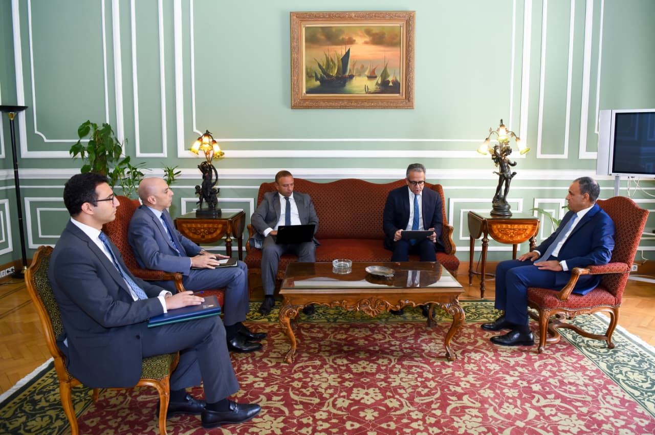 وزير الخارجية يستقبل المرشح المصري لمنصب مدير عام اليونسكو|صور - الخليج الان