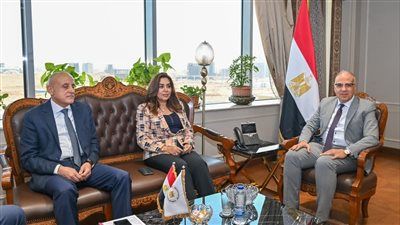 وزيرة التنمية المحلية: التعاون مع وزارة الري والمحافظات في التصدي بكل حزم لأي تعديات على المجاري المائية - الخليج الان