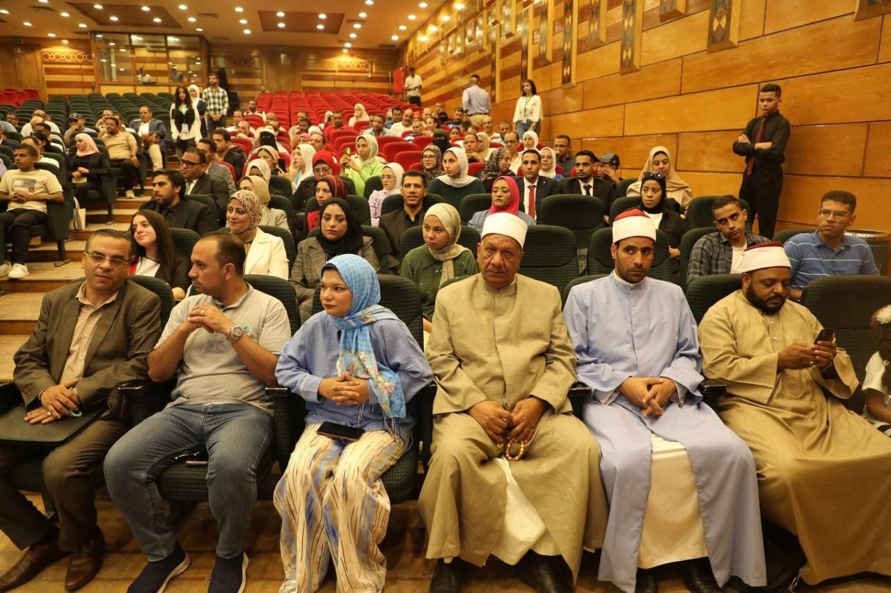 المنيا تختتم فعاليات المعسكر الشبابي التطوعي الثالث بمشاركة وفود من مختلف المحافظات - الخليج الان