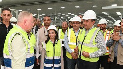 وزير قطاع الأعمال: تطوير صناعة الغزل والنسيج ركيزة أساسية لدعم الاقتصاد الوطني وتعزيز الصناعة المحلية والصادرات - الخليج الان