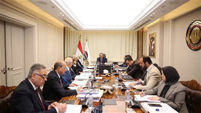 وزير قطاع الأعمال يعقد اجتماعًا موسعًا مع الرؤساء التنفيذيين للشركات القابضة لمتابعة ملفات العمل وتعزيز الأداء المؤسسي - الخليج الان