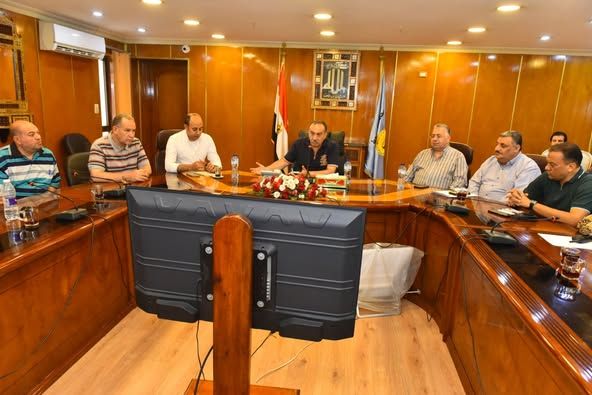 محافظ أسيوط يشدد على دمج التعليم الفني بسوق العمل وتوسيع برامج التدريب العملي استعدادًا للعام الدراسي الجديد - الخليج الان