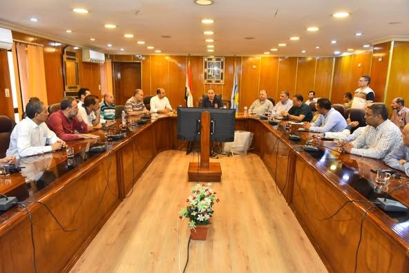 محافظ أسيوط يشدد على دمج التعليم الفني بسوق العمل وتوسيع برامج التدريب العملي استعدادًا للعام الدراسي الجديد - الخليج الان