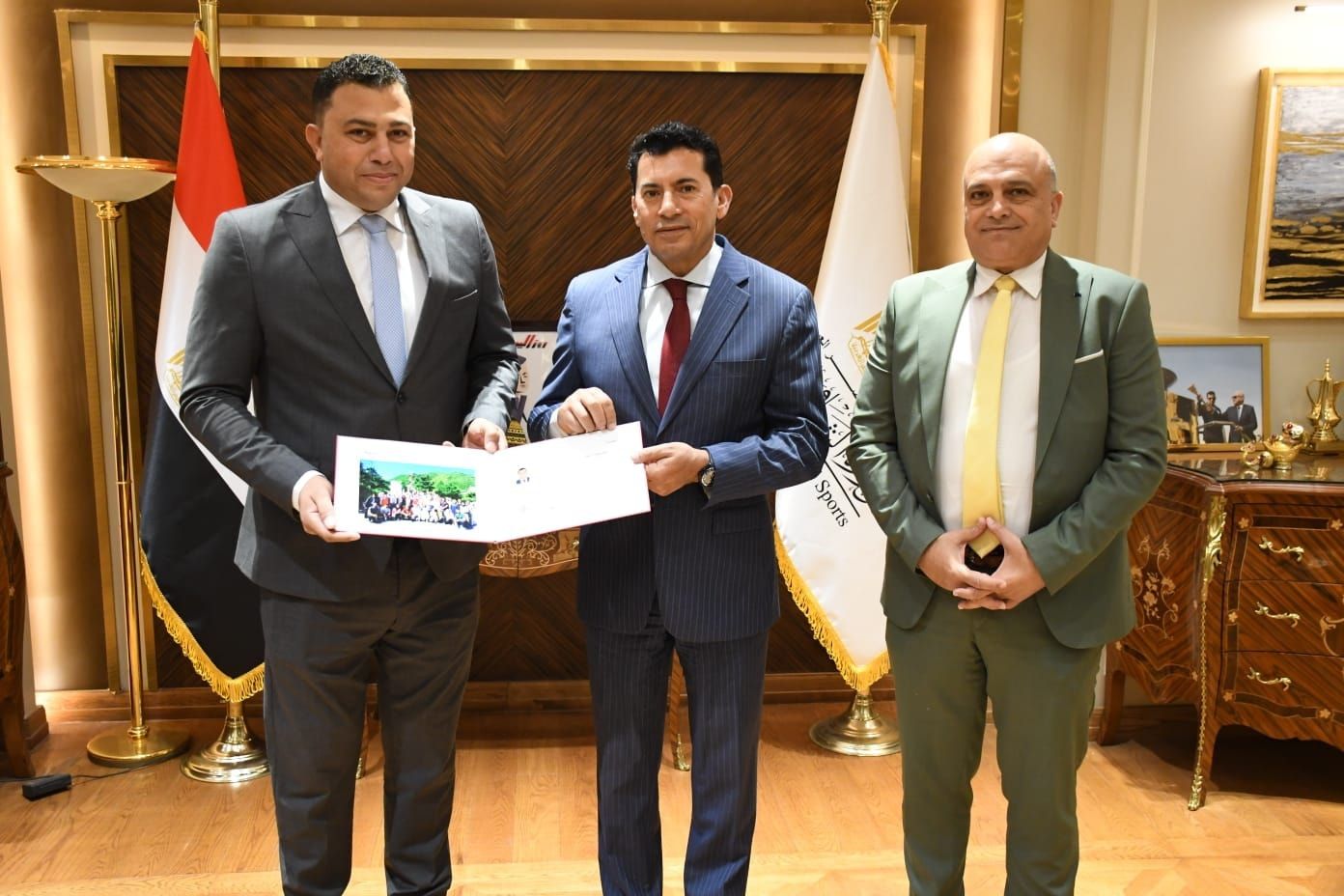وزير الشباب والرياضة يتابع نتائج مشاركة الوفد المصري في البرنامج الدولي للتبادل والترويج الرياضي بين الصين والدول العربية - الخليج الان