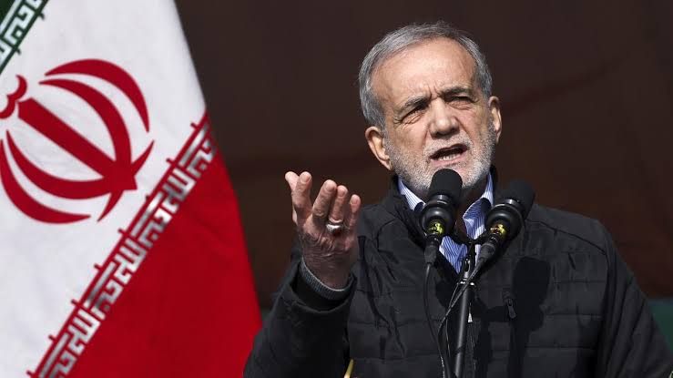 «قبل قمة الدوحة».. الرئيس الإيراني يدعو الدول الإسلامية إلى قطع العلاقات مع إسرائيل - الخليج الان