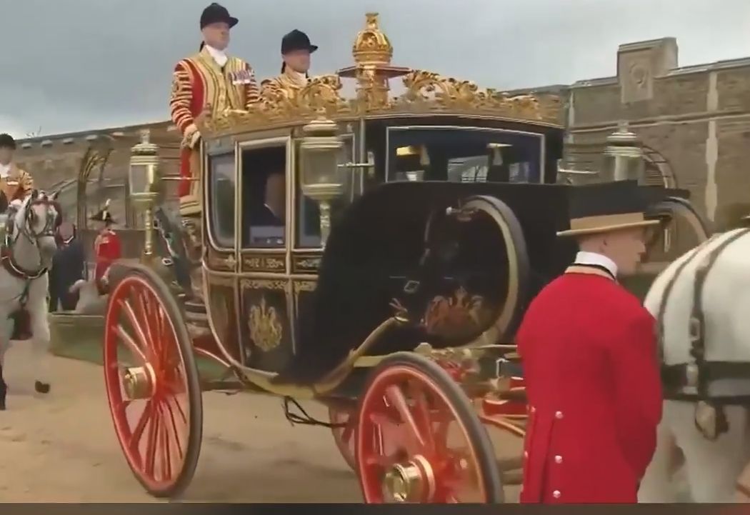 «استقبال ملكي لـ زعيم البيت الأبيض».. لماذا تعد زيارة ترامب إلى بريطانيا تاريخية؟ - الخليج الان