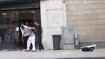 كريم سرور يستنكر الاعتداء على الشاب المعتصم أمام سينما زاوية: حاسس بإهانة - الخليج الان