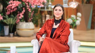 غدًا الخميس.. عائشة بن أحمد في ضيافة إنجي علي ببرنامج أسرار النجوم - الخليج الان