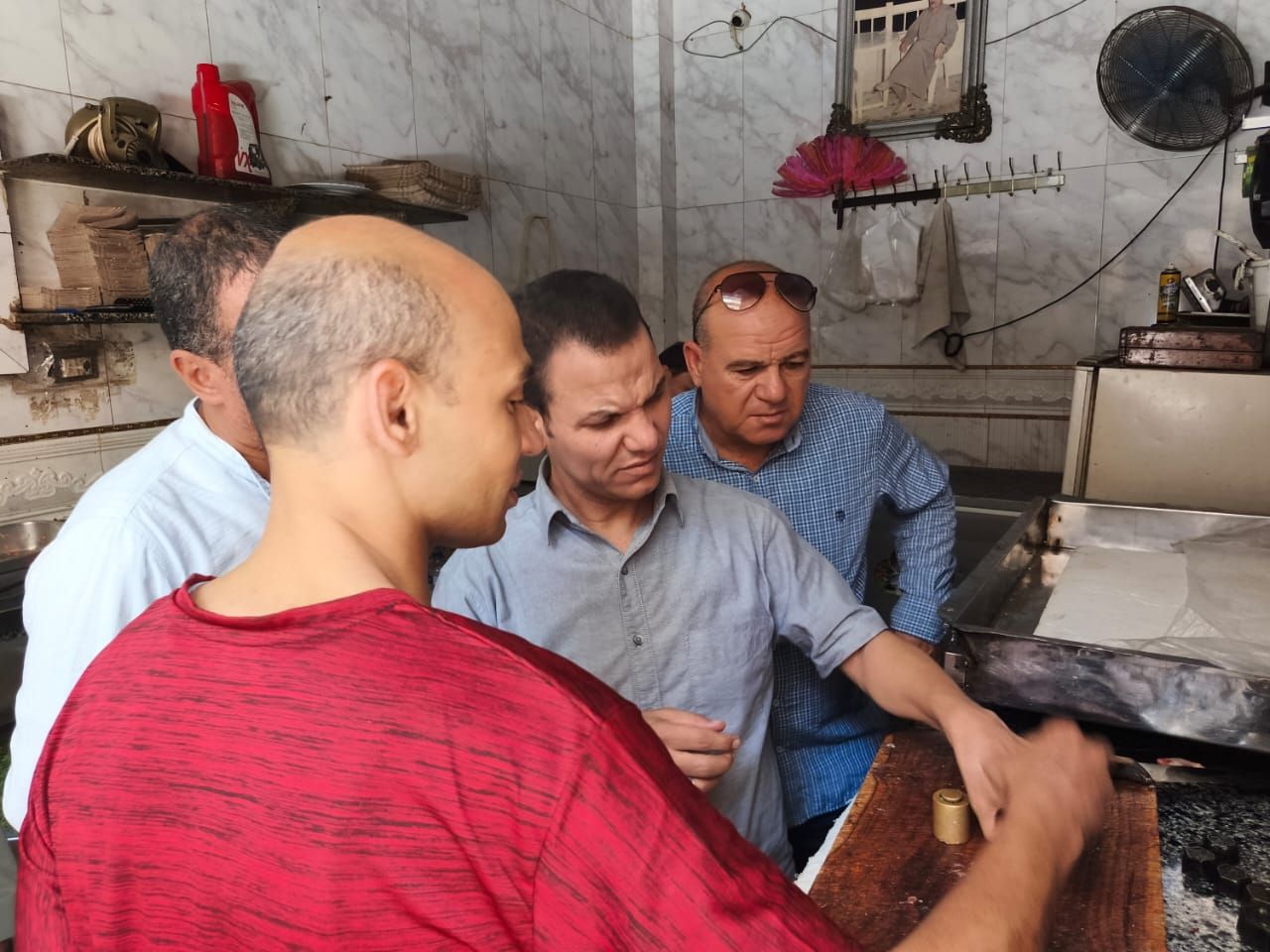 من بينها تحرير 1305 محضراً تموينياً.. محافظ الفيوم يتابع جهود ضبط الأسواق ومراقبة الأسعار خلال شهر أغسطس - الخليج الان