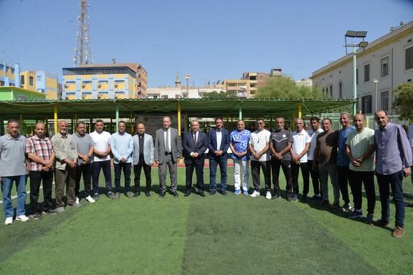 محافظ أسيوط يشهد نهائي دوري الإدارات التعليمية ويتوج الفائزين بكأس الأنشطة الصيفية 2025 - الخليج الان
