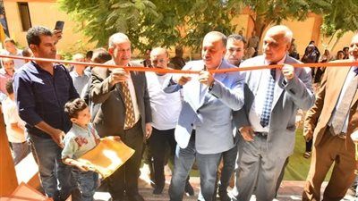 محافظ أسيوط يفتتح مدرسة "نوال يؤانس بمنفلوط بـ11.7 مليون جنيه ويهدي درع المحافظة لوزير التعليم - الخليج الان