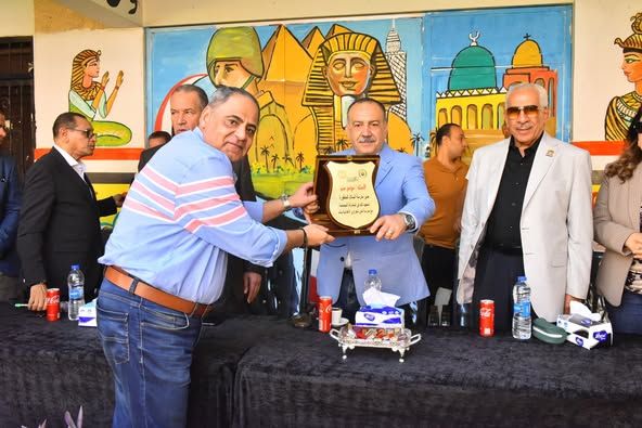 محافظ أسيوط يشهد مبادرة "إيد واحدة" لتعزيز تكامل التعليم العام والخاص بمدرسة هدى شعراوي الإعدادية بنات - الخليج الان