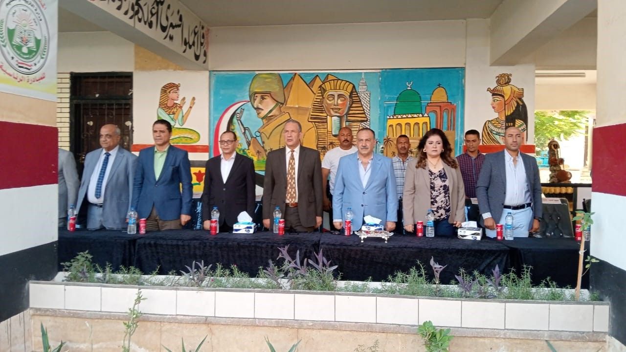 محافظ أسيوط يشهد مبادرة "إيد واحدة" لتعزيز تكامل التعليم العام والخاص بمدرسة هدى شعراوي الإعدادية بنات - الخليج الان