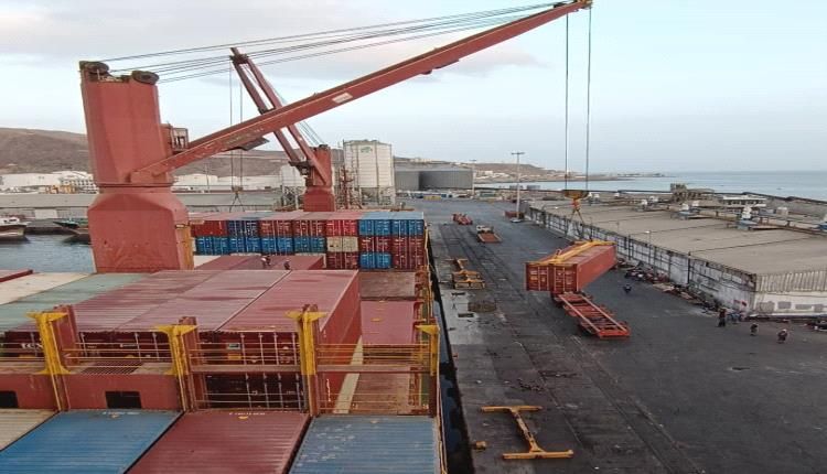 ميناء المكلا يشهد تحسنًا ملحوظًا في الحركة الملاحية واستقبال البواخر المتنوعة