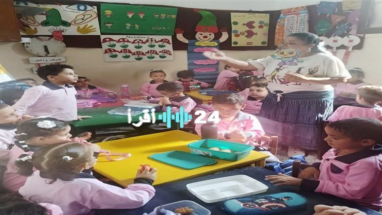 مدارس القاهرة تستقبل العام الدراسي الجديد بالبهجة والحلوى والأغاني الوطنية