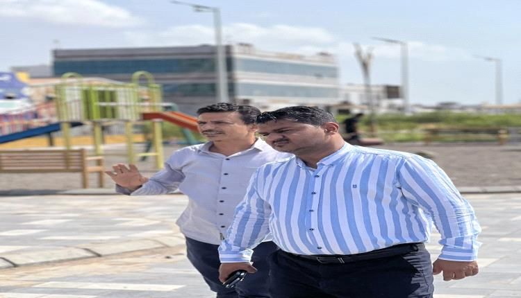 صور / مدير عام الشيخ عثمان يتابع تنفيذ مشروع ترفيهي مبتكر بمواصفات حديثة
