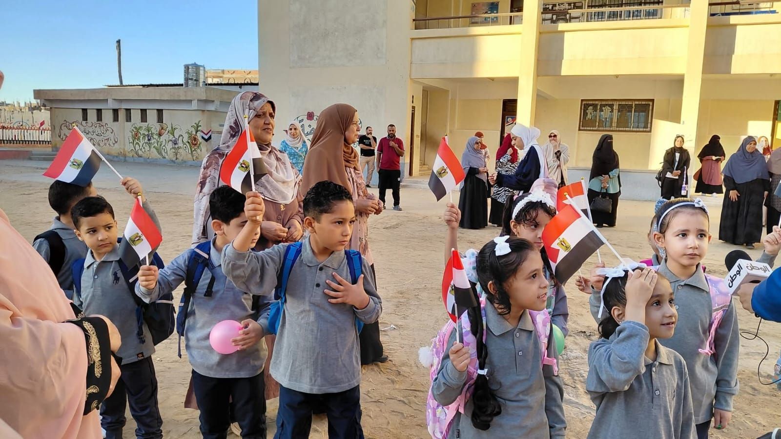 جولة تفقدية لقيادات التعليم بمدارس دمياط - الخليج الان