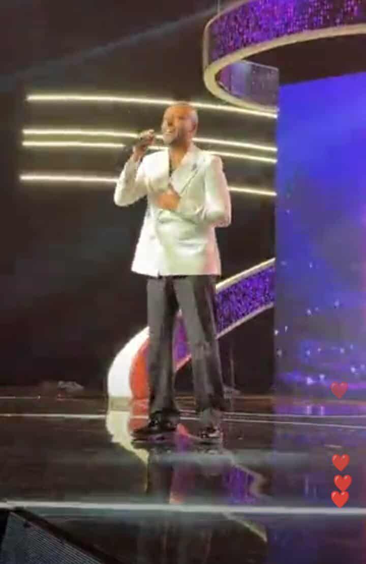 أفضل مطرب عربي.. تامر عاشور يشعل مسرح الموريكس دور بأغنية هيجيلي موجوع - الخليج الان