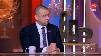 أحمد بهاء شلبي: "اللى بيغير المعادلة السياسية حزب حماة الوطن مش الجبهة .. ونتيجة الشيوخ بتقول كدة" - الخليج الان