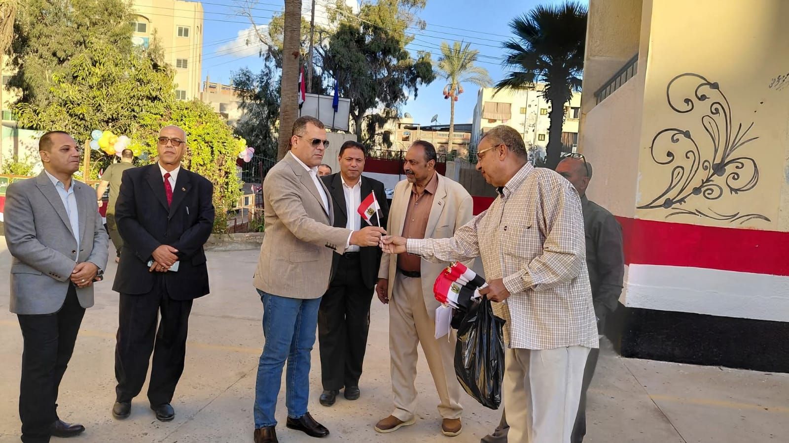 جولة تفقدية لقيادات التعليم بمدارس دمياط - الخليج الان