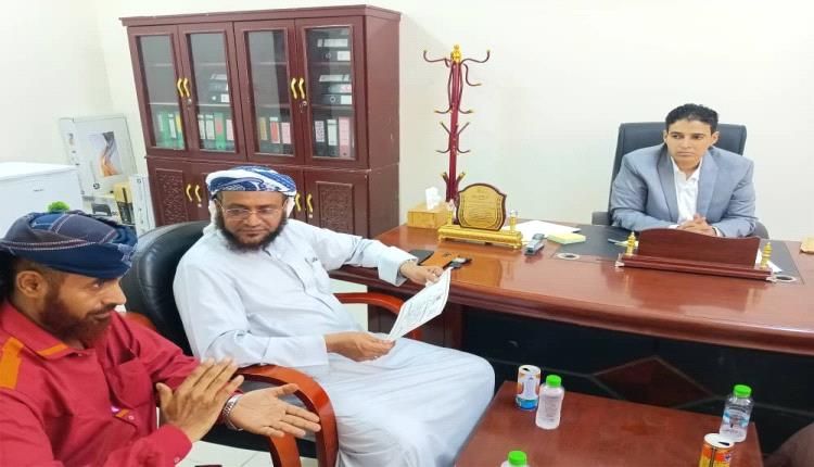 بن مهري يناقش مع وكيل وزارة الاوقاف تنفيذ حملة محو أمية مشتركة في مصلحة السجون بالمناطق المحررة