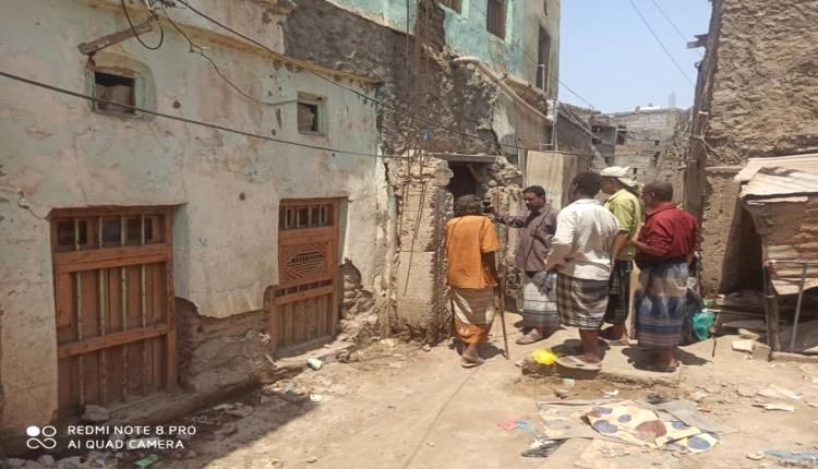 إنهيار منزل ناشط و مناضل عريق في لحج جراء الامطار