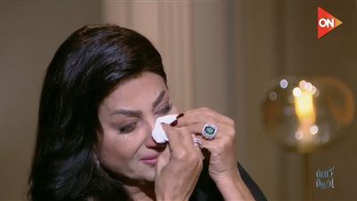 وفاء عامر تنهار باكية: بطلع الفائض من فلوسي لوجه الله - الخليج الان