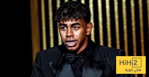 فيديو .. لابورتا وفليك يستقبلان لامين بالاحضان في حفل الكرة الذهبية