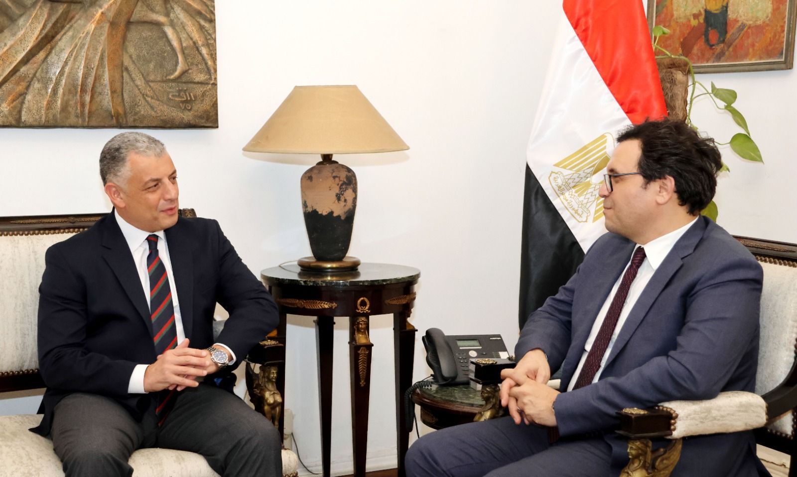 وزير الثقافة ومحافظ الإسماعيلية يبحثان ترتيبات احتفالية "كلثوميات" والدورة الـ25 لمهرجان الفنون الشعبية - الخليج الان