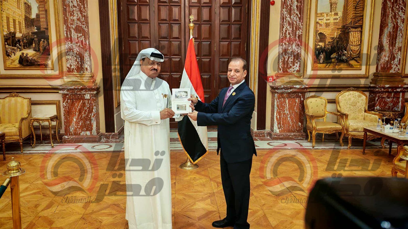 النائبة فايز أبو حرب يتسلم كارنية عضوية مجلس الشيوخ 2025..صور - الخليج الان