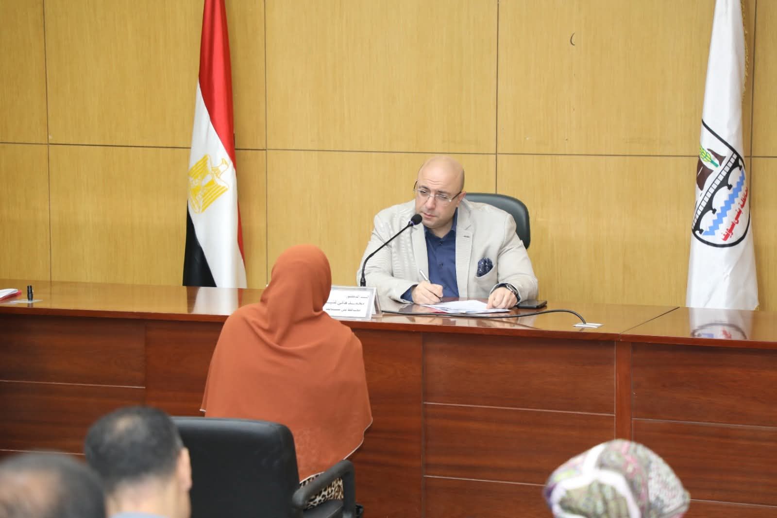 أبرز ما جاء في اللقاء الأسبوعي لمحافظ بني سويف مع المواطنين - الخليج الان