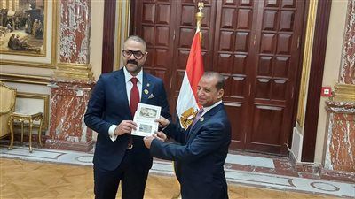 النائب أحمد الباز يتسلم كارنية عضوية مجلس الشيوخ 2025..صور - الخليج الان