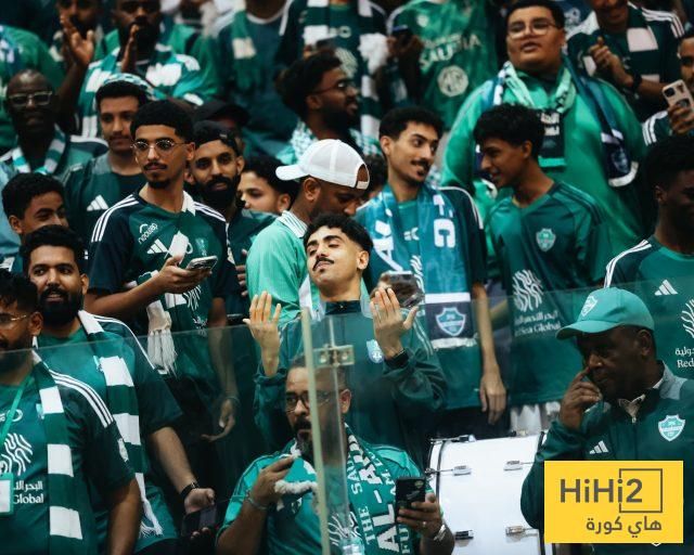 صور : الأهلي يتسلح بجماهيره قبل النهائي القاري